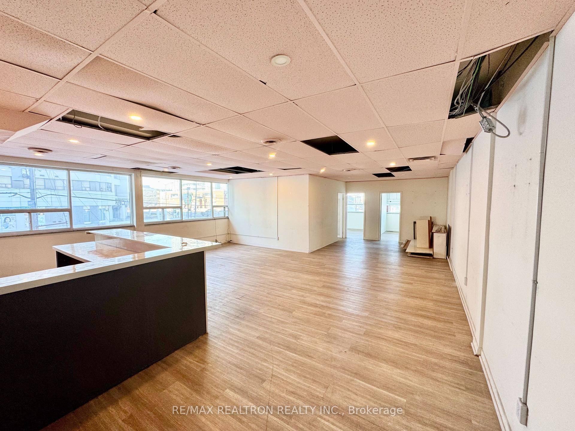 Spectacular Lawrence East Office space located on the 2nd floor of well located Birchmount Strip Plaza.
