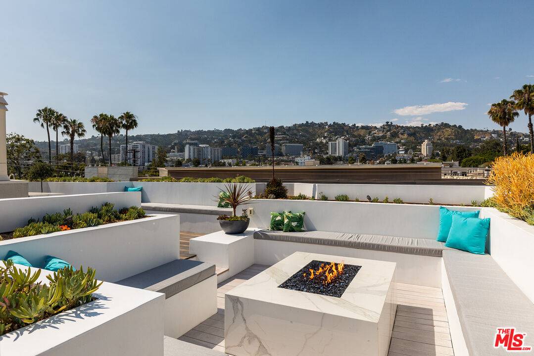 851 N Kings Rd 4BR Sunset Strip La