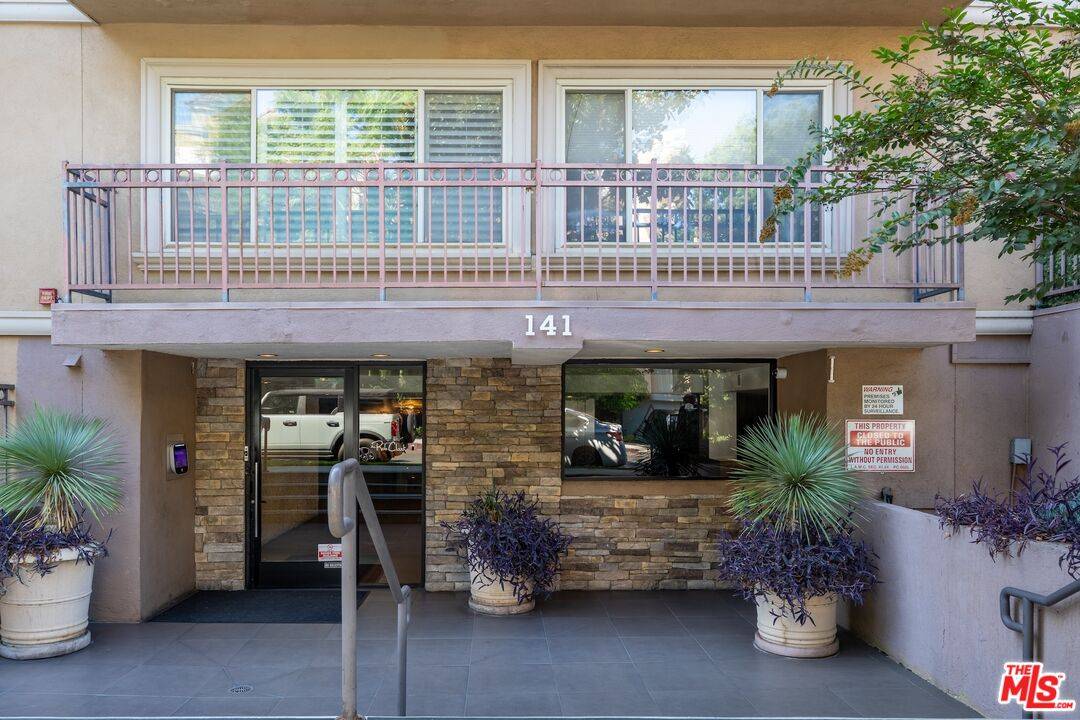 141  S Clark Dr 1BR Beverly Grove La