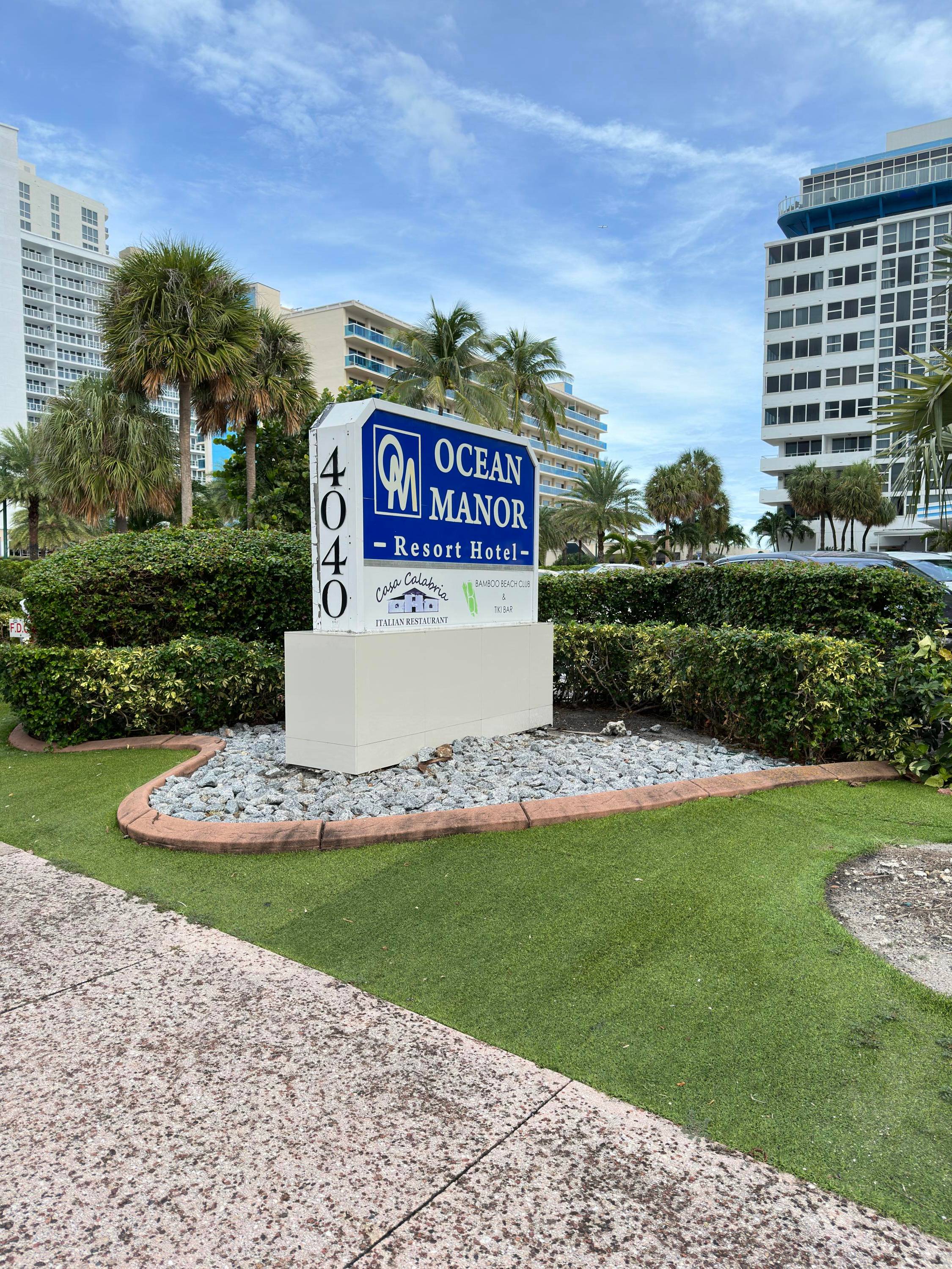 Nestled in the heart of Fort Lauderdale's vibrant beachfront community, this 310 sq ft condo is a true gem, offering the perfect blend of luxury living and resort style amenities.