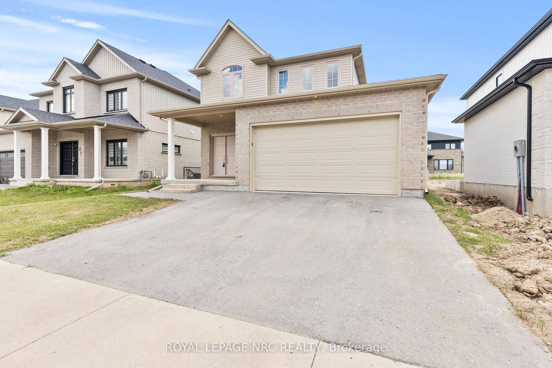 Enjoy the best of suburban living in this thoughtfully designed detached home situated in Thorold's Rolling Hills neighbourhood.