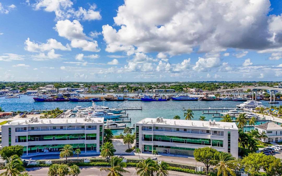 STERLING COMMONS Condo New-Providence