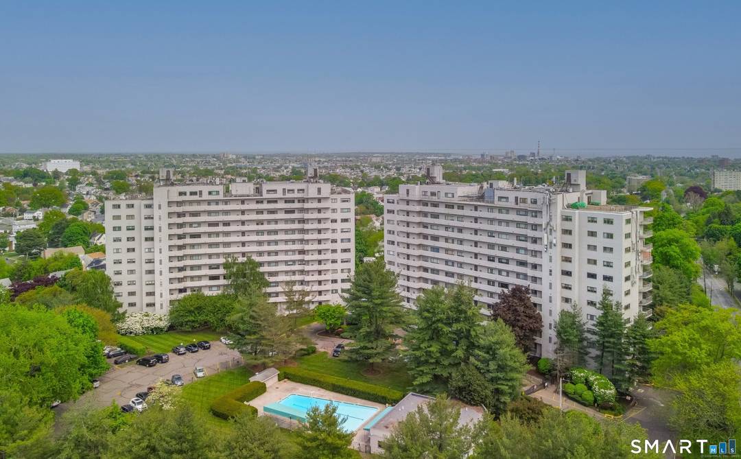 Rare opportunity to own one of the largest units in the sought after Inwood high rise, located near the Bridgeport Fairfield border.