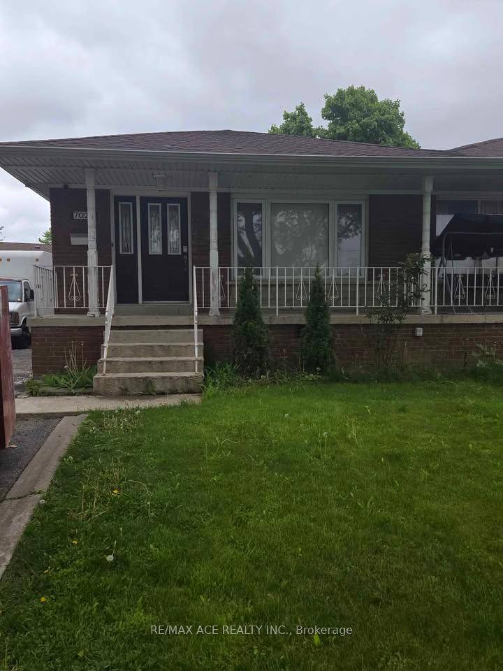 Upgraded Home with 3 BR on Upper Level.