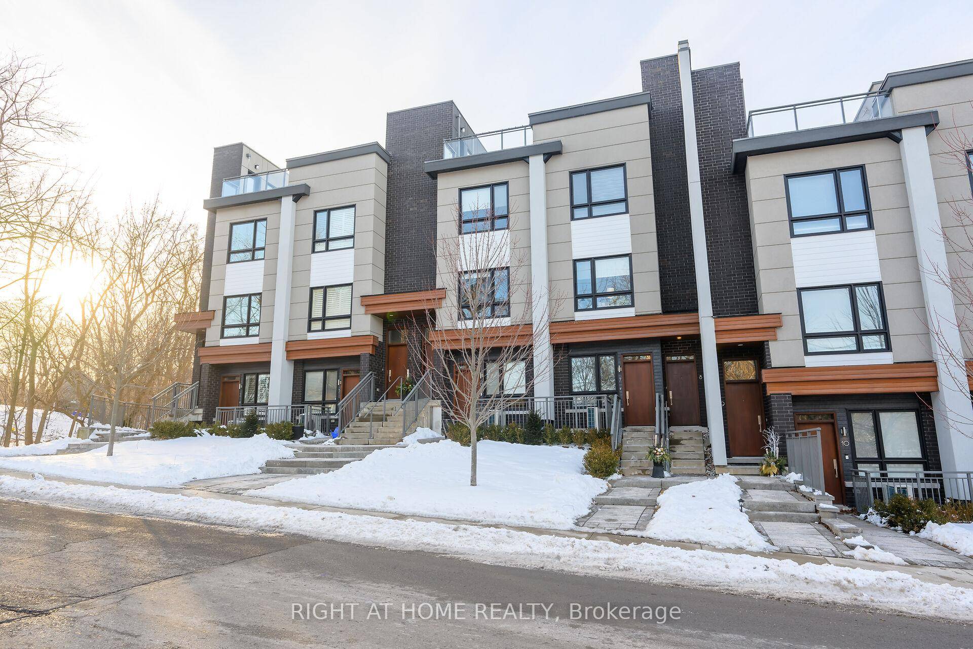 Prime Location amp ; Modern Living !