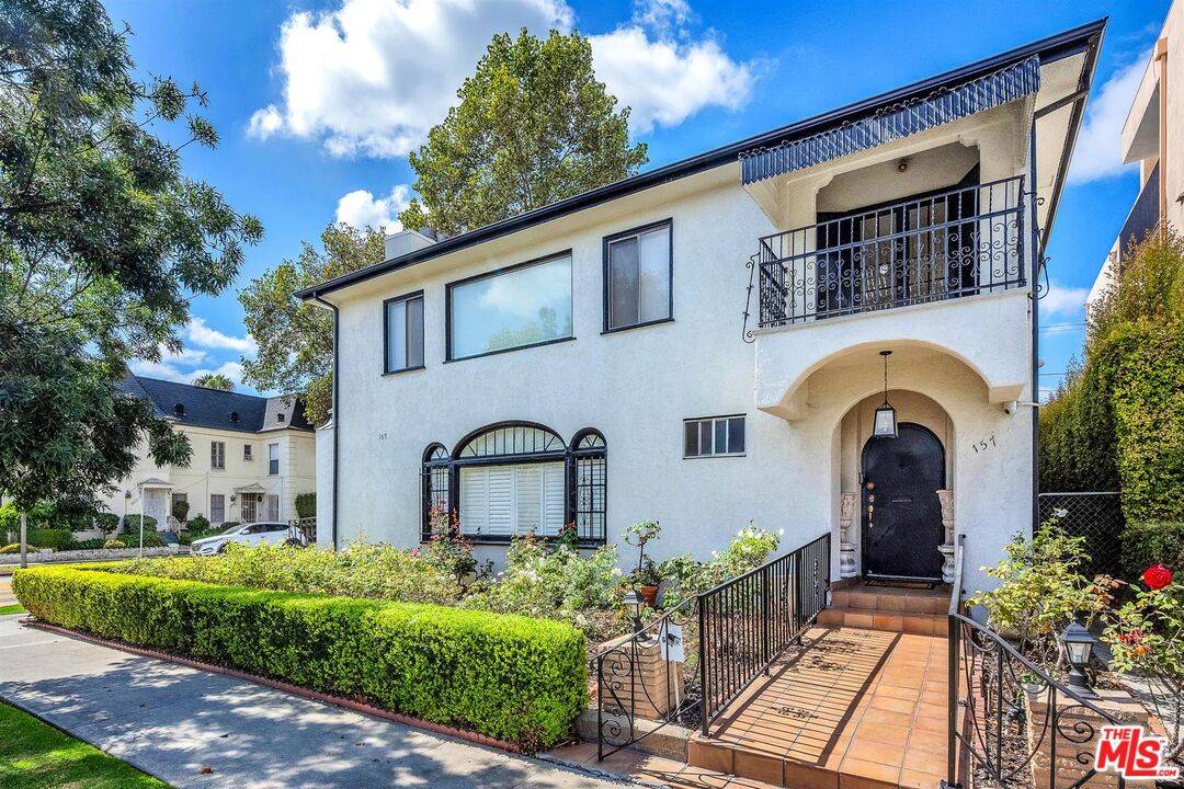 157  S Elm Dr 2BR Beverly Hills La