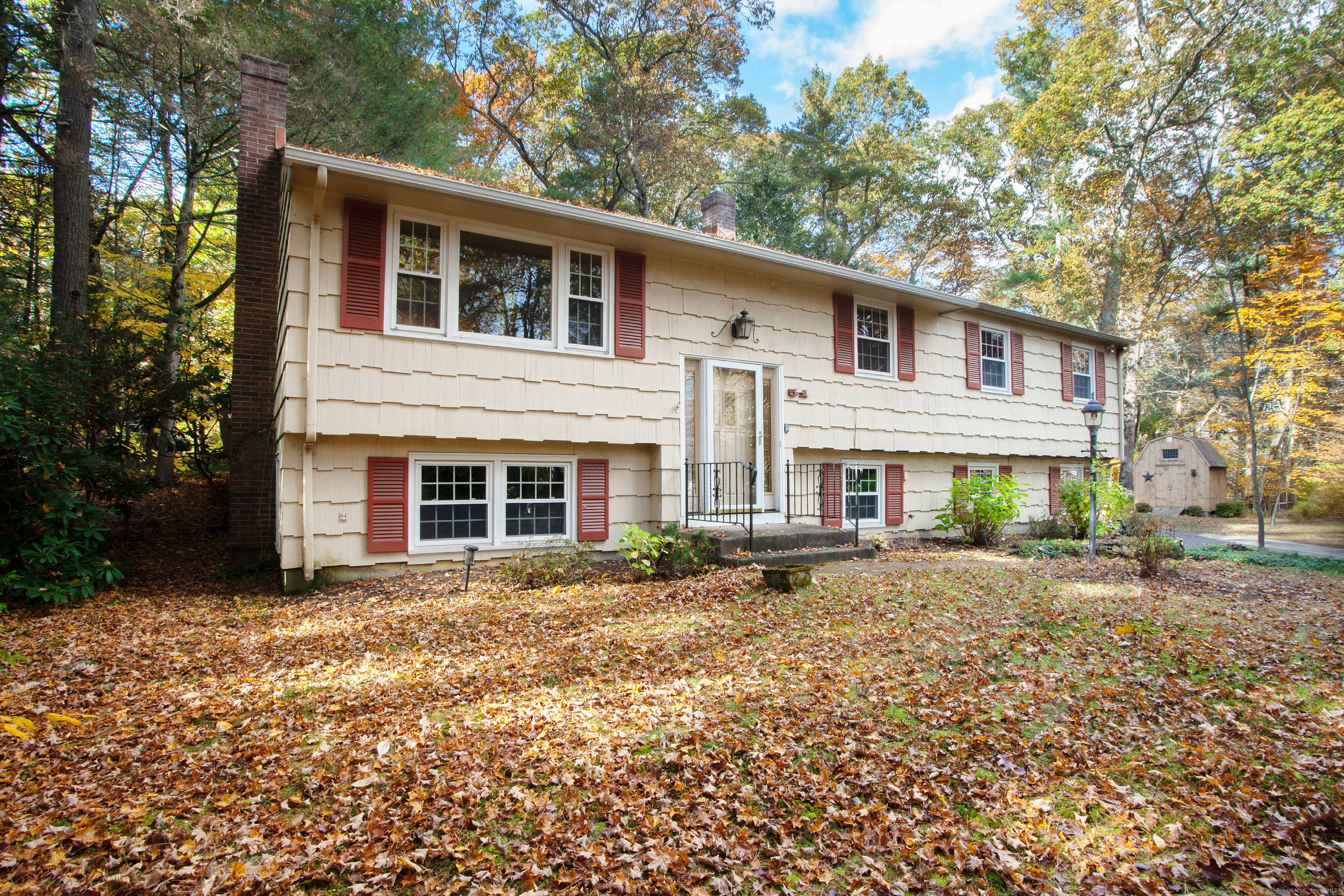 LOCATION LOCATION ! Welcome home to this lovely 4BR 2.