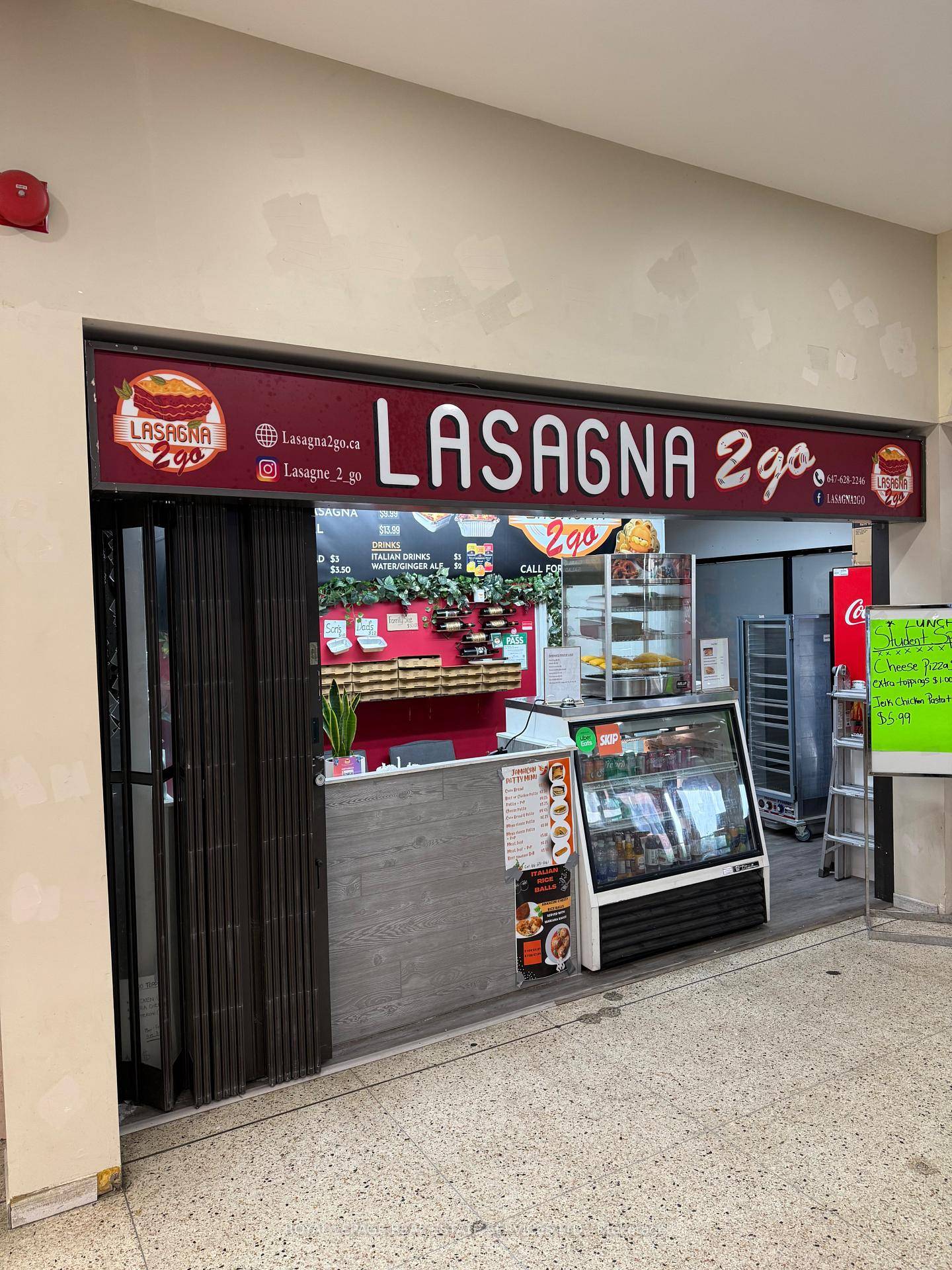 Exceptional opportunity to own a thriving turnkey lasagna and pasta business in a high traffic mini plaza near York University !