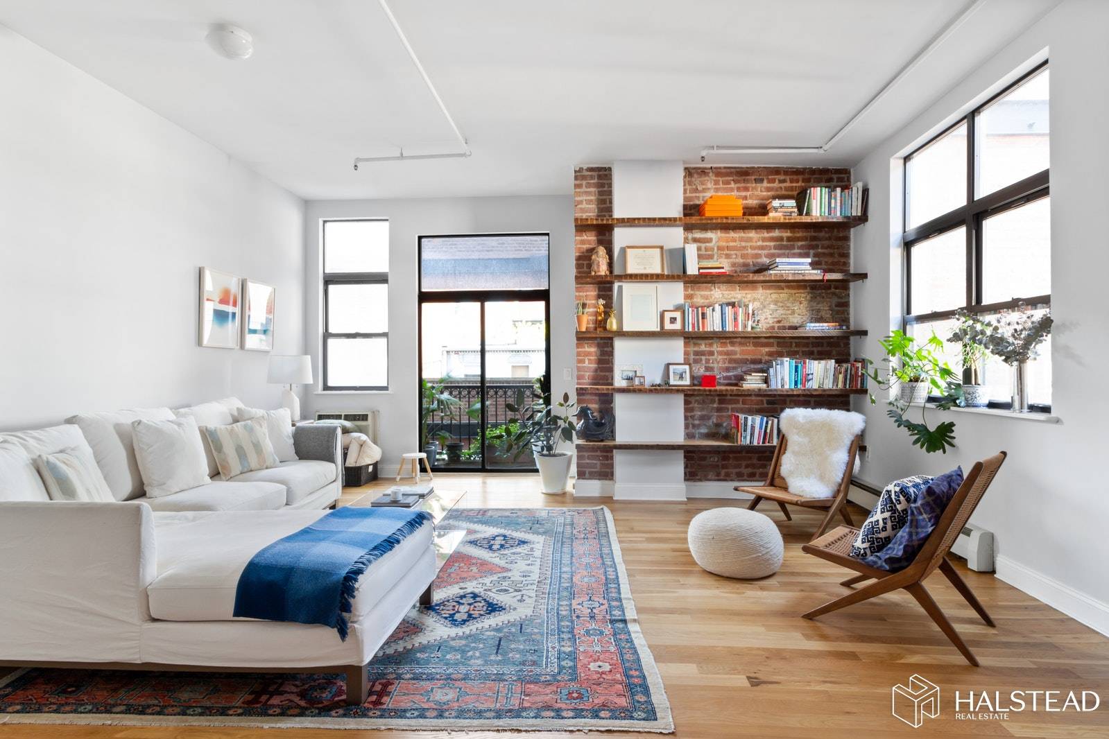 Do not miss this opportunity for the perfect home away from home in Brooklyn !