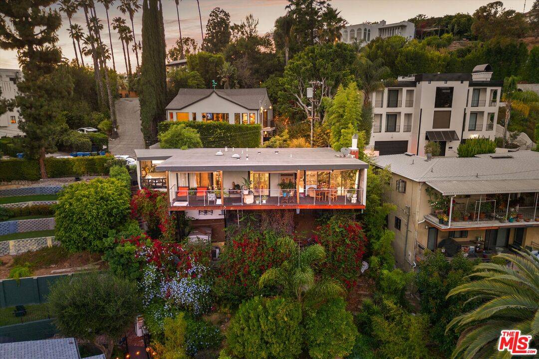 6190   Temple Hill Dr 2BR Hollywood Hills East La