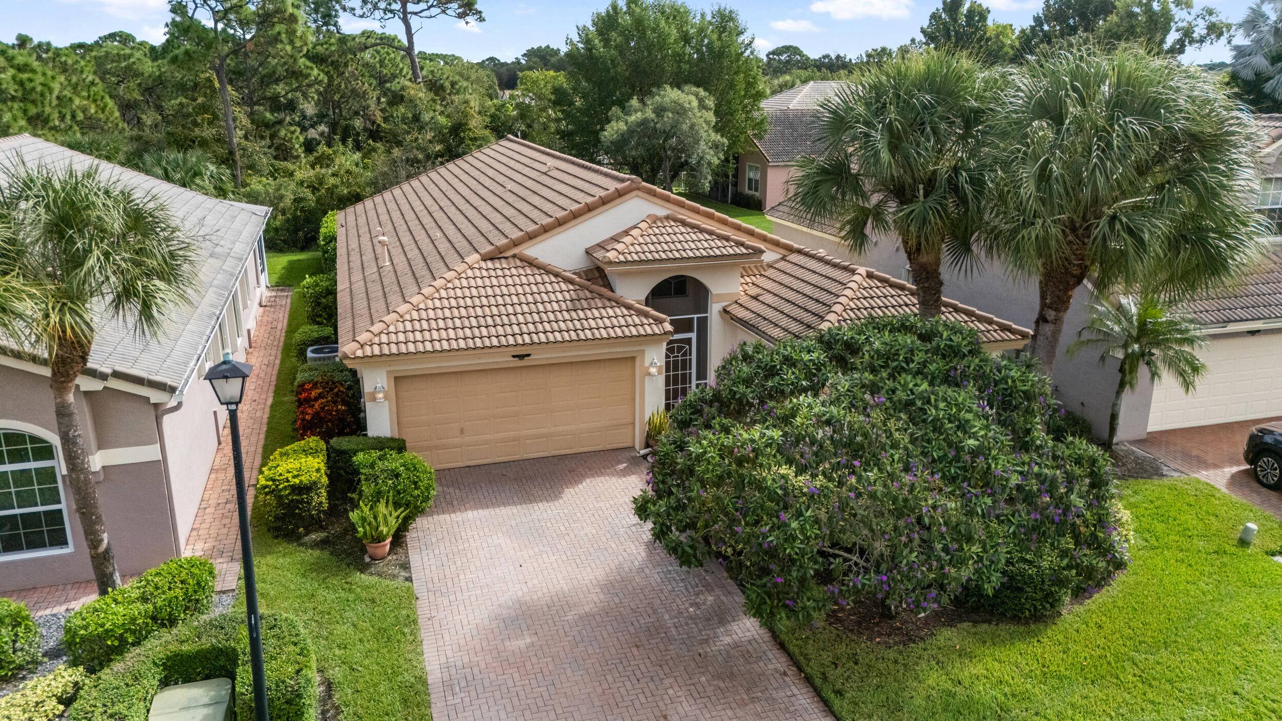 Welcome to this charming home in the gated neighborhood of Willoughby Glen.