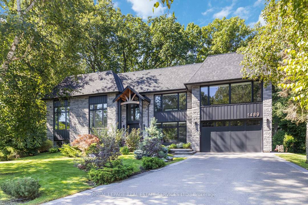 Nestled at the end of a quiet court in Lorne Parks prestigious White Oaks of Jalna, this custom 2021 five bedroom home sits on a private pie shaped 14, 000 ...