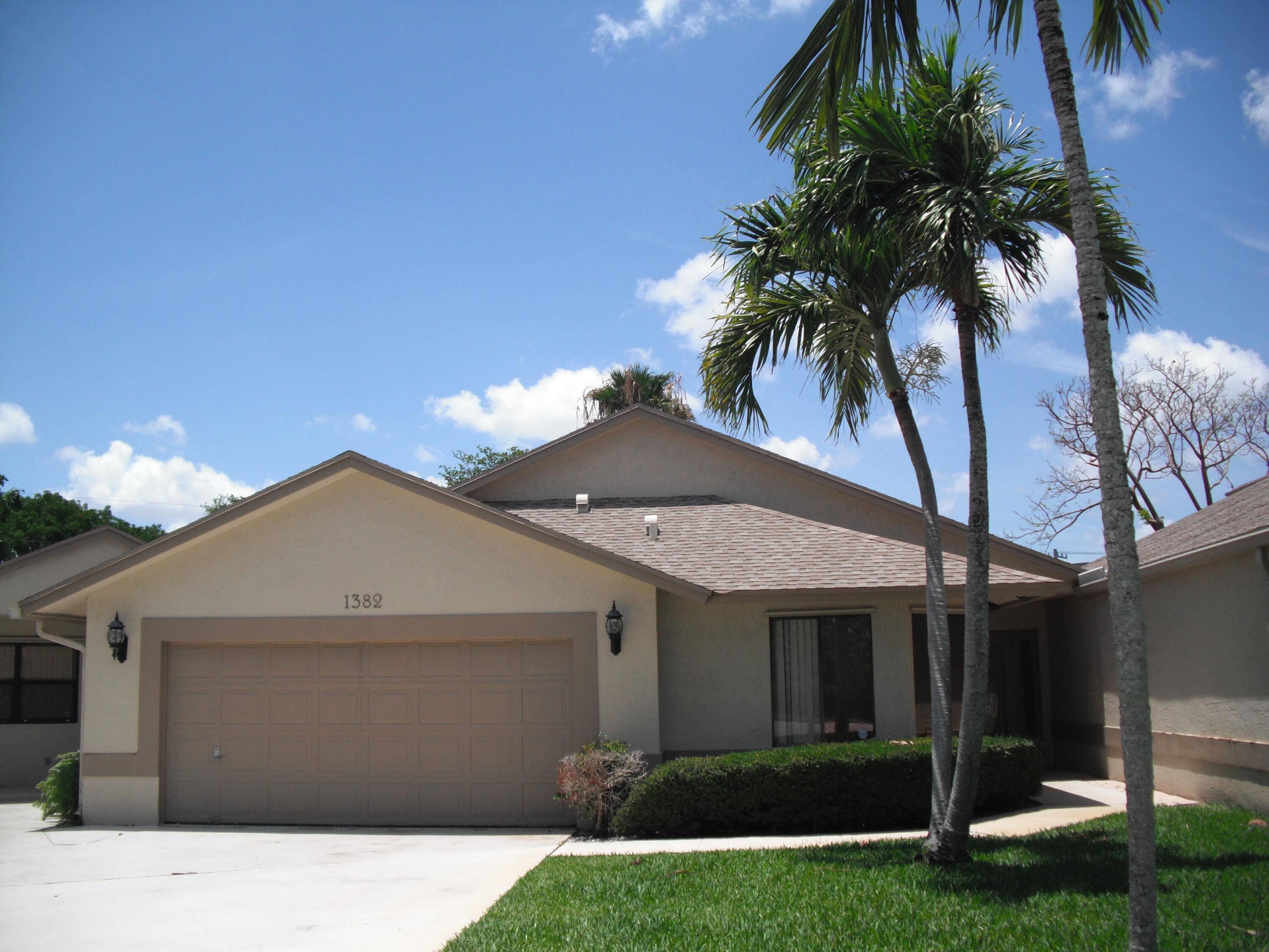 Updated 4bedroom 3 bath unit with attached 2 car garage and pool, conveniently located in East Boca.