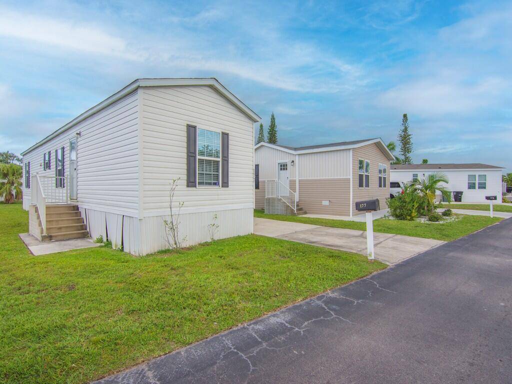 2 bedroom 2 bathroom manufactured home for sale located in a vibrant 55 gated community.