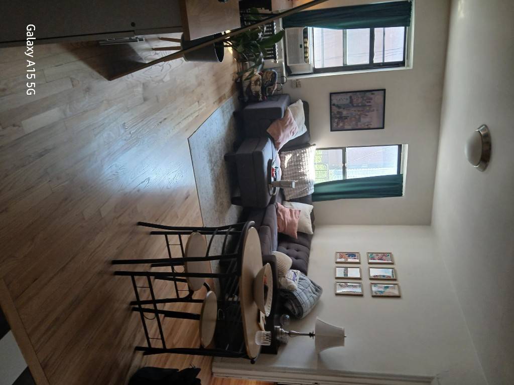 Large 1 Bedroom with flex wall bonus 2nd room you can use as an office or bedroom, in great Upper East Side location !