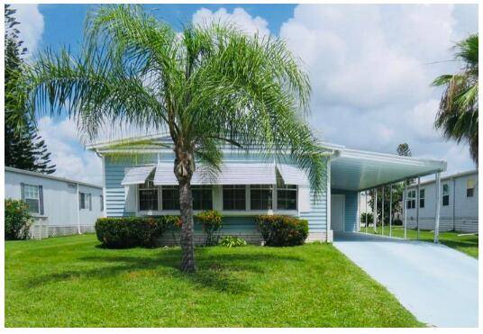 Welcome to this 2bedroom, 2bath, retreat nestled in a safe cul de sac !