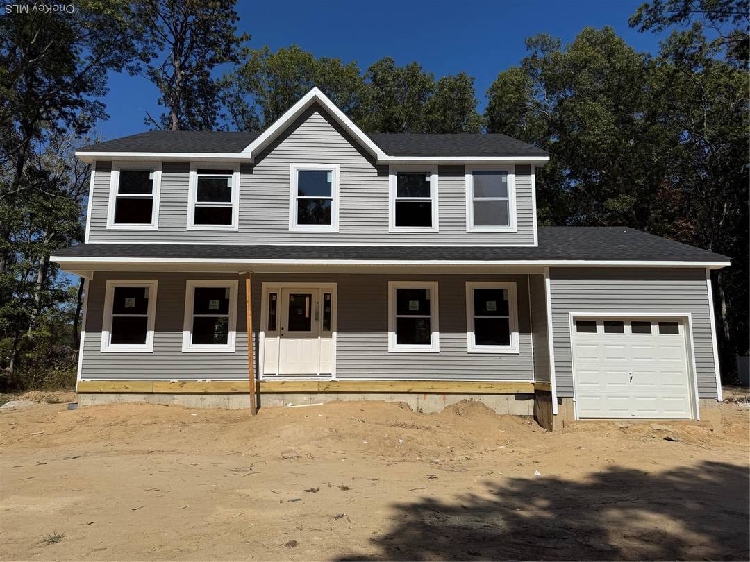 New Victorian Modern and traditional finishes all wrapped up into one.