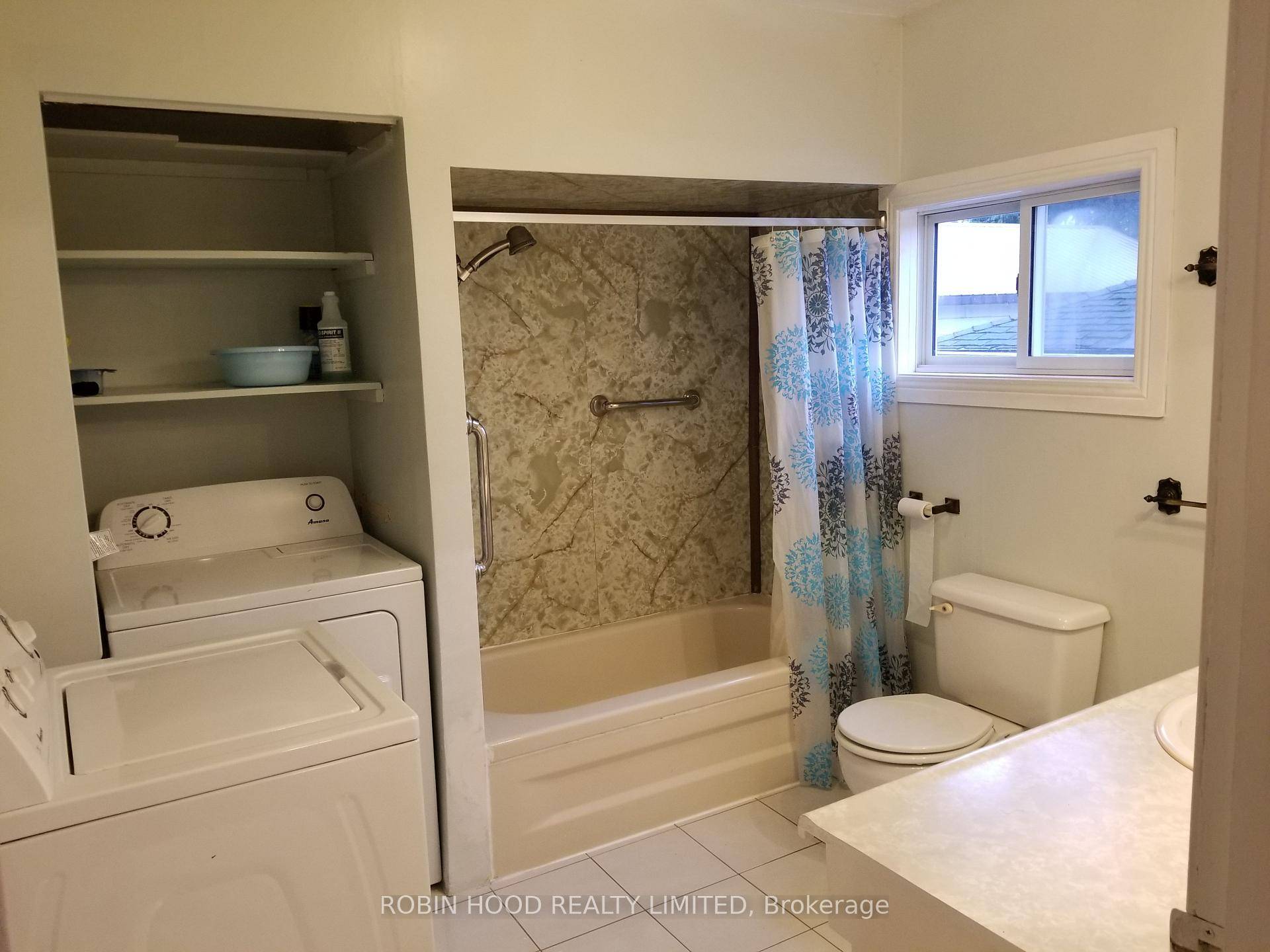 Two bedrooms one bath bungalow house near Morningside and Lawrence.