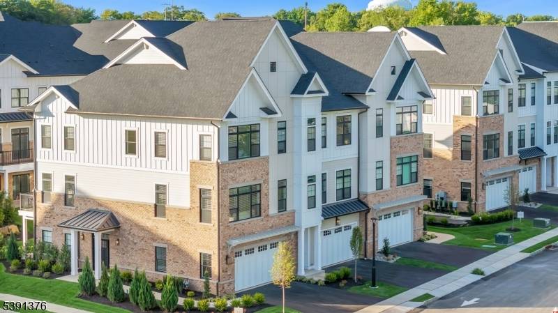Welcome to The Sylvan, an extraordinary new townhouse rental community in Englewood Cliffs.