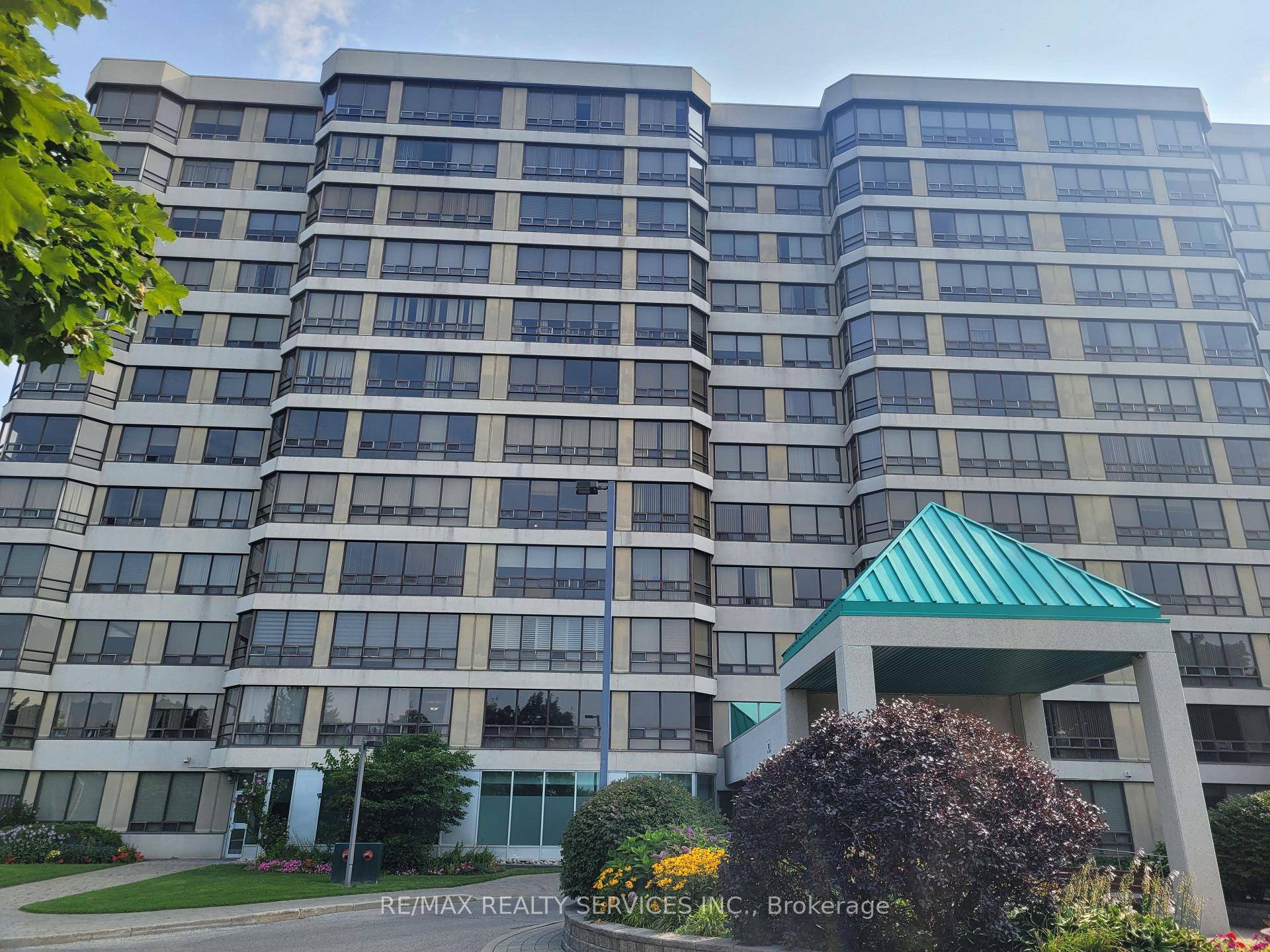 Enjoy a great penthouse view and exceptional location in south central Brampton with easy access to transit, highways, shopping, and parks.