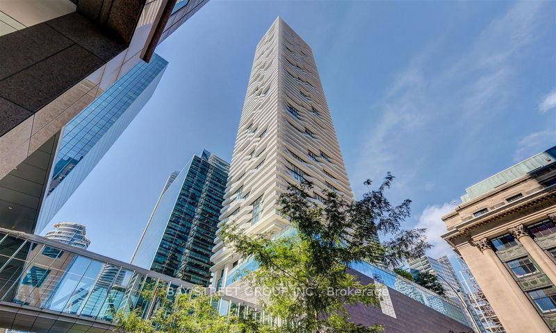 Enjoy direct access to the exclusive PATH network right from the buildings' 2nd floor, especially convenient during snowy seasons.