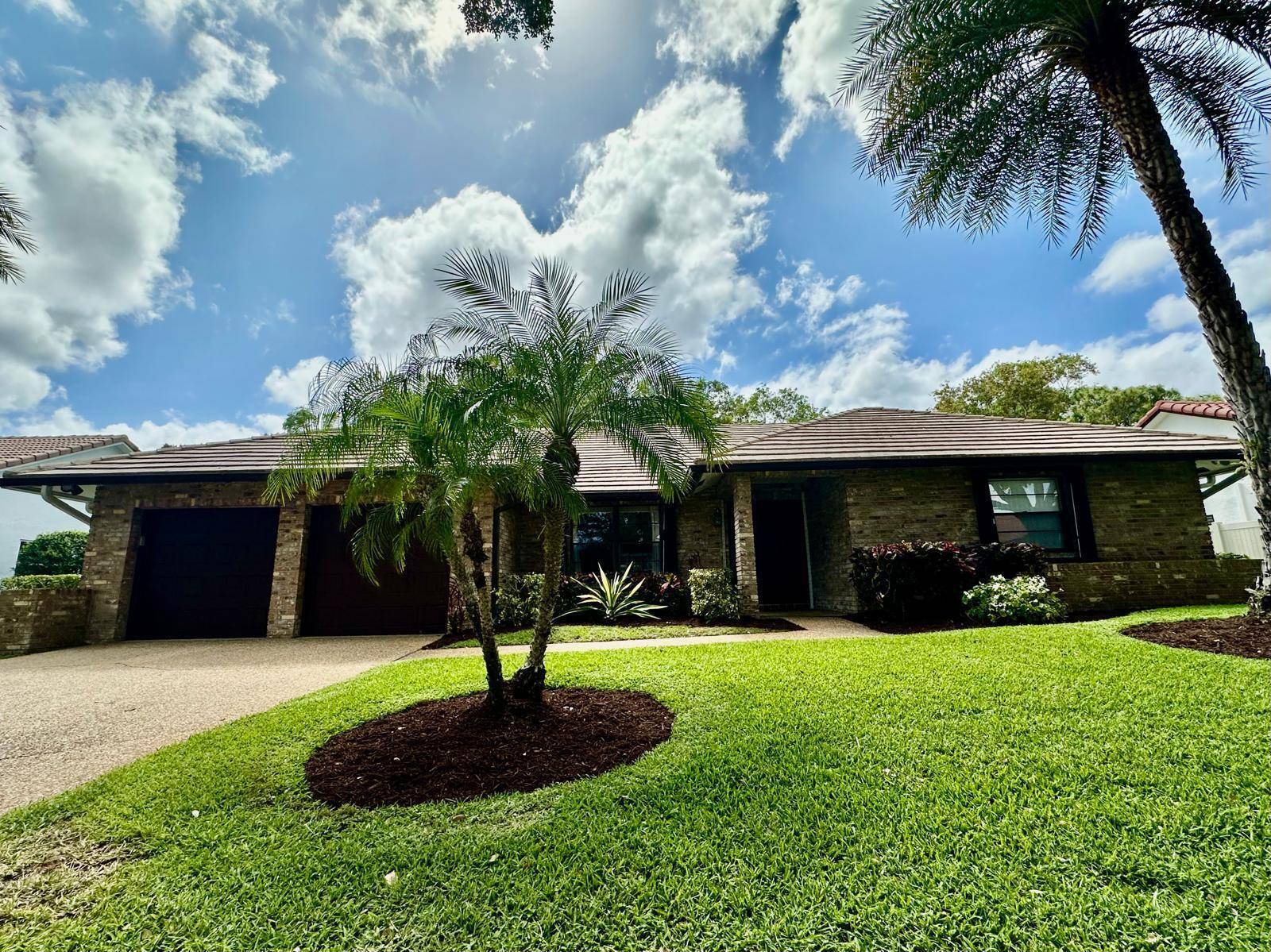 This 4 bedroom, 2. 1 bathroom property offers 2, 479 sf of living space, featuring vaulted ceilings, a spacious covered patio overlooking the pool, and no rear neighbors for added ...