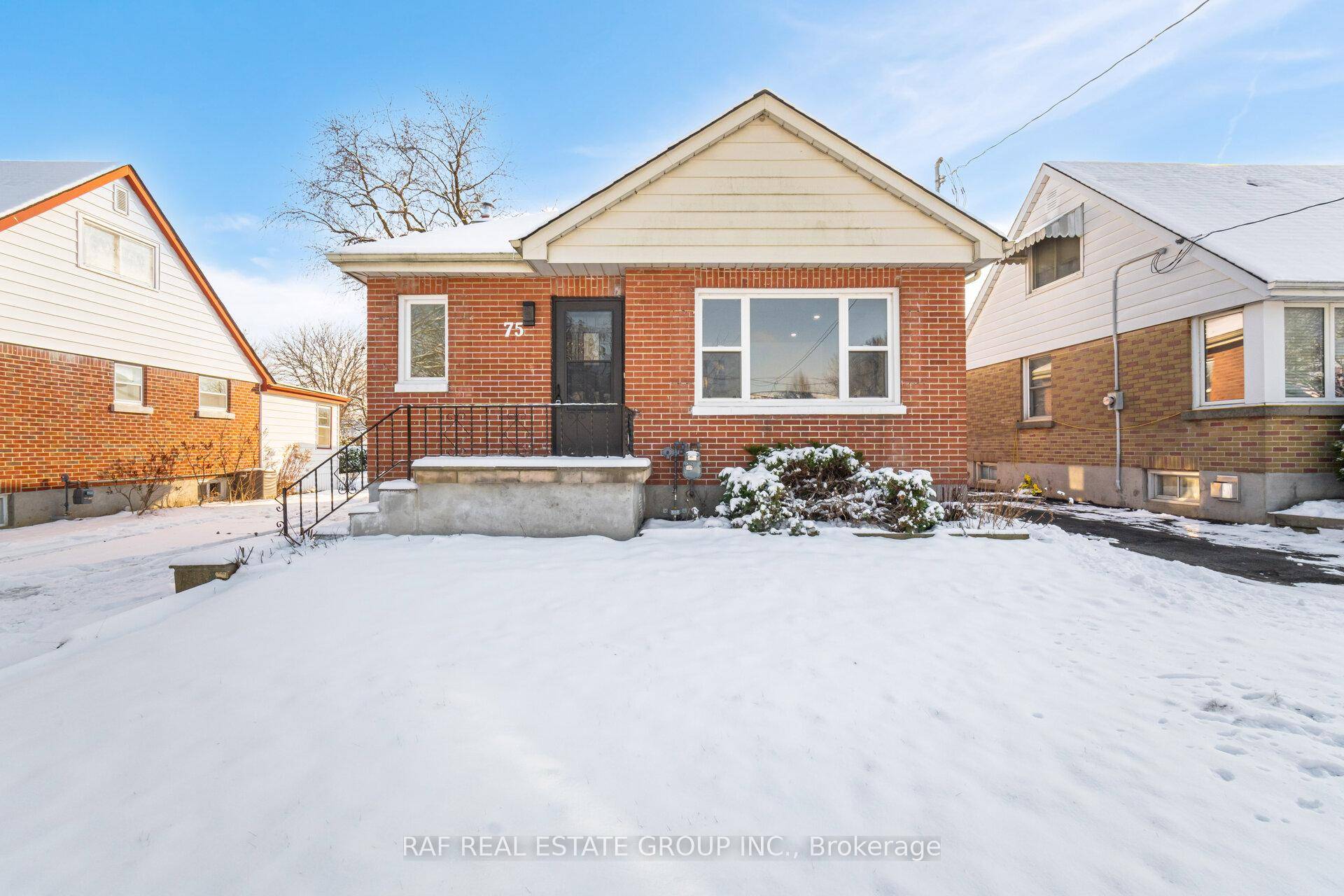 Stunning 3 2 bedroom, 2 bath detached bungalow in the heart of Oshawa is a true masterpiece !