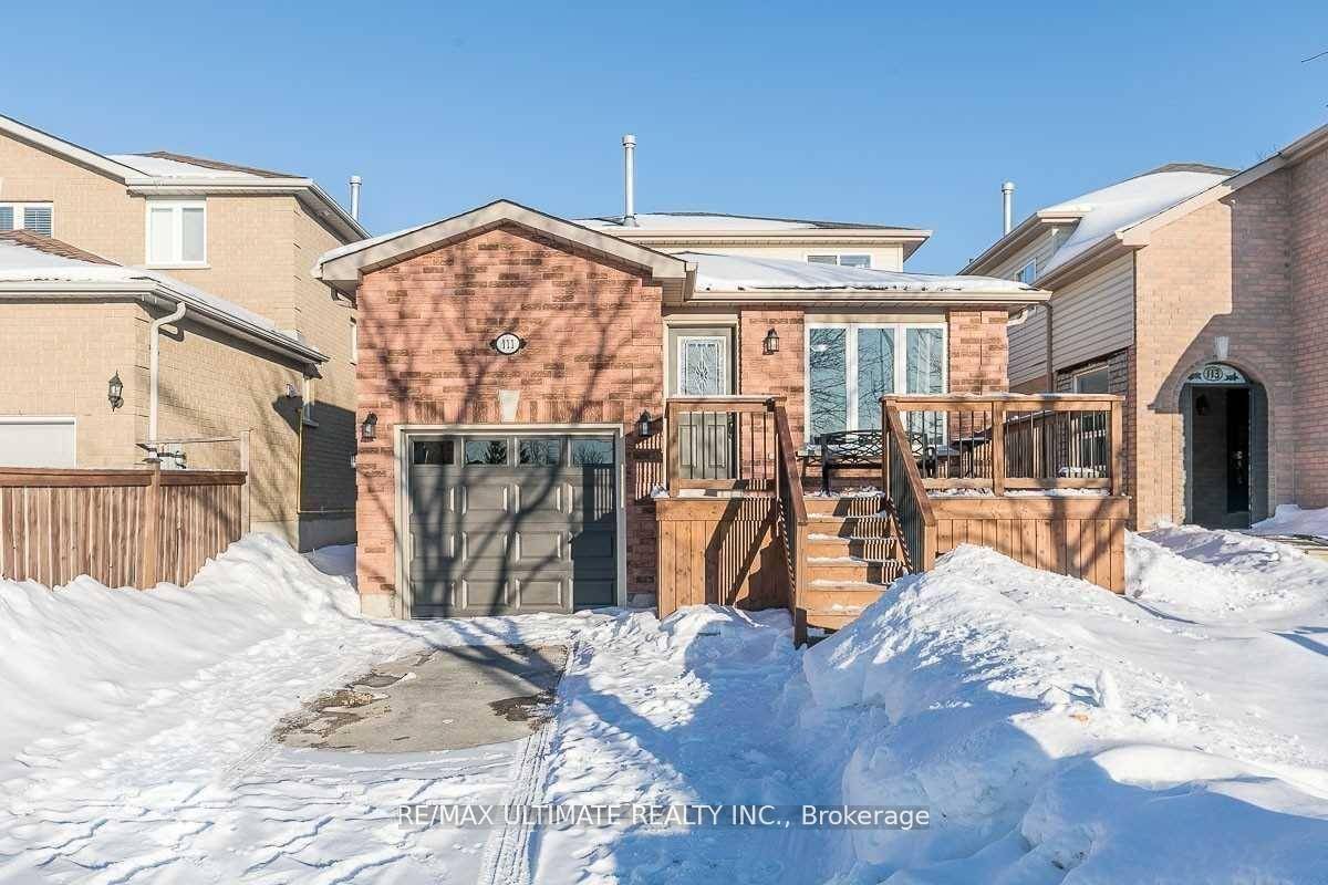 Bright Spacious Move In Ready Welcome To This Charming 3 Bedroom, 2 Bath Detached 3 Level Backsplit In The Heart of Barrie's Sought After South End !