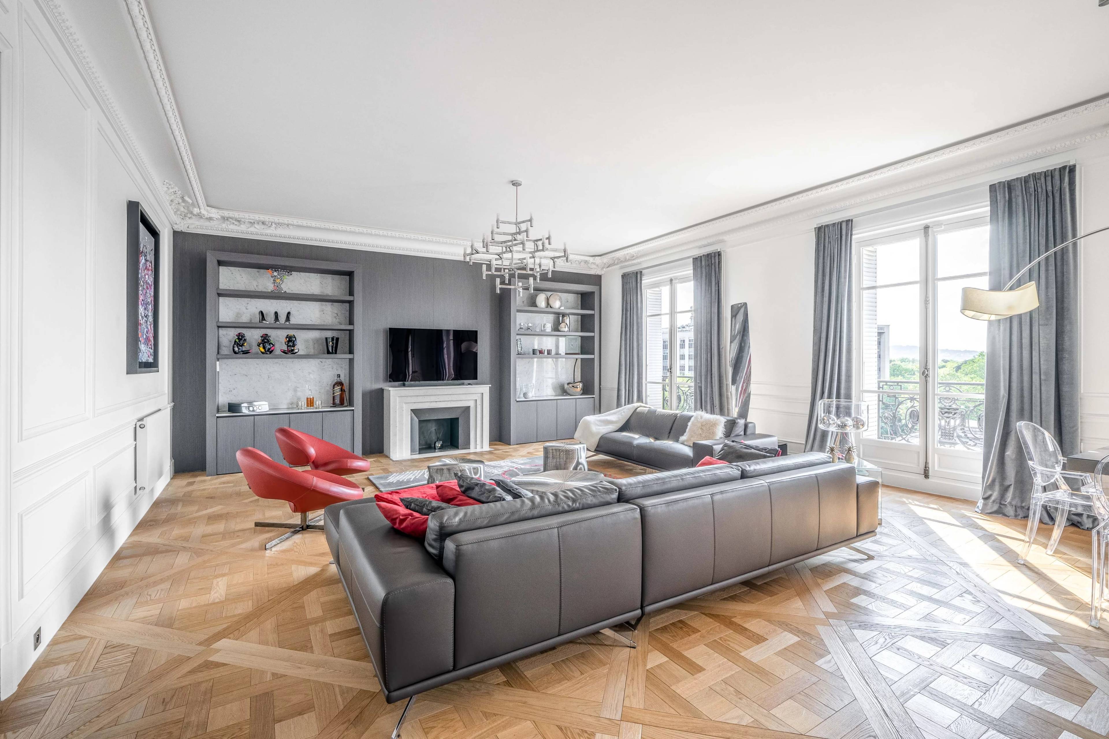 PARIS XVI - AVENUE FOCH - MAGNIFICENT 9-ROOM APARTMENT