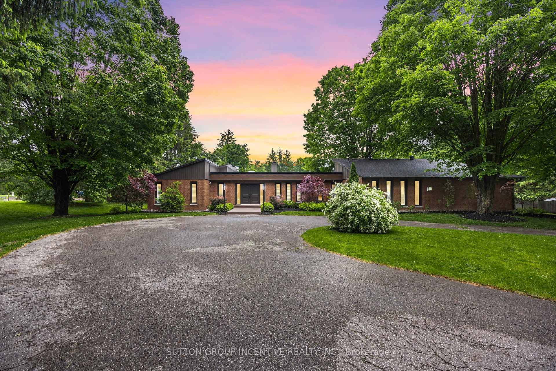 UNIQUE PRIVATE PROPERTY JUST UNDER 3 ACRES 200' X 603' BACKING ONTO ENVIRONMENTAL PROTECTED LAND amp ; HEWITT'S CREEK WITHIN BARRIE CITY LIMITS.