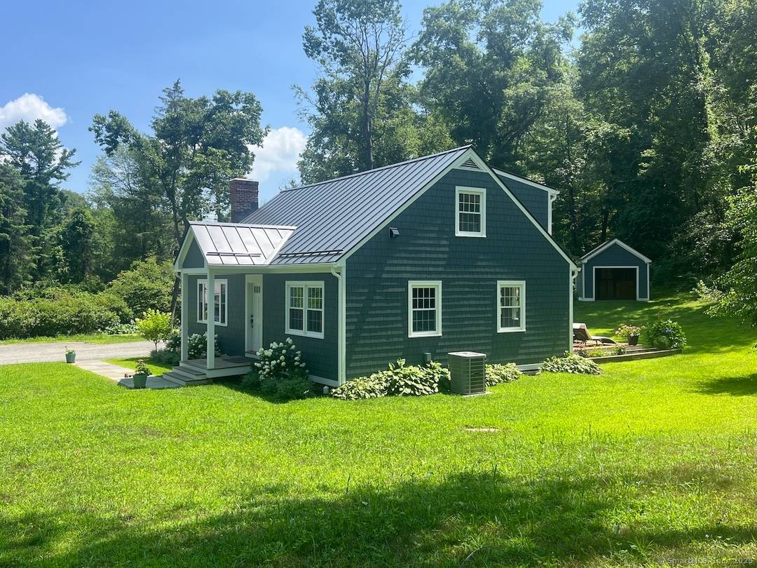 Nestled on 1. 52 acres of meticulously landscaped grounds, this property features a Main Home along with a Guest Apartment, comprising 4 Bedrooms and 3.