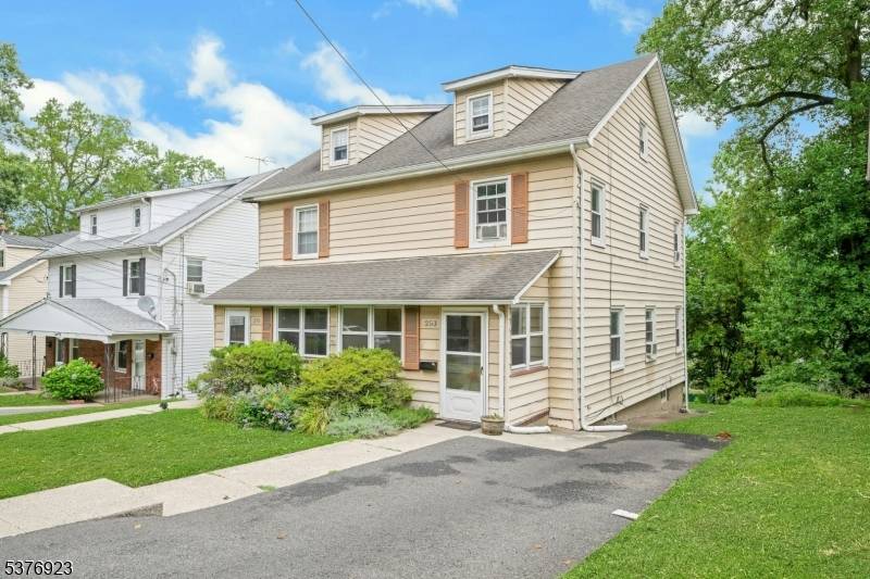 Welcome to 251 253 McCosh !