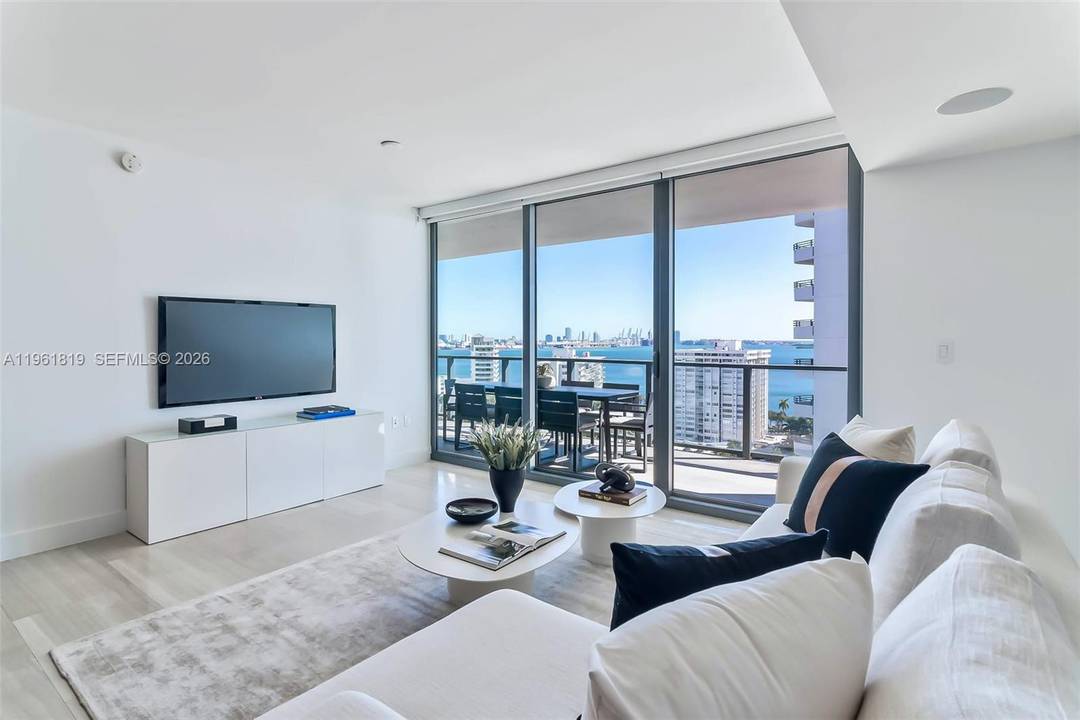 DIRECT WATER VIEWS ! Wake up to expansive water and ocean facing views, rarely found in newer Brickell construction and the defining element of this residence at Echo Brickell.