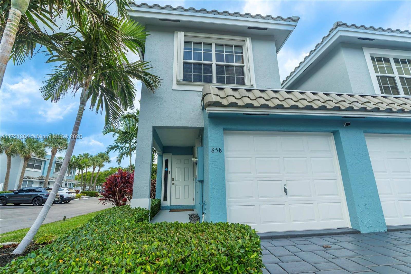 Prime Location in Boca Quay !