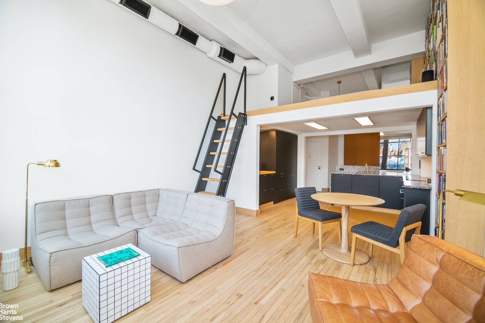 JEWEL BOX RENOVATED MODERN LOFT Welcome to this stunning, newly renovated loft apartment a true gem in a renowned building.