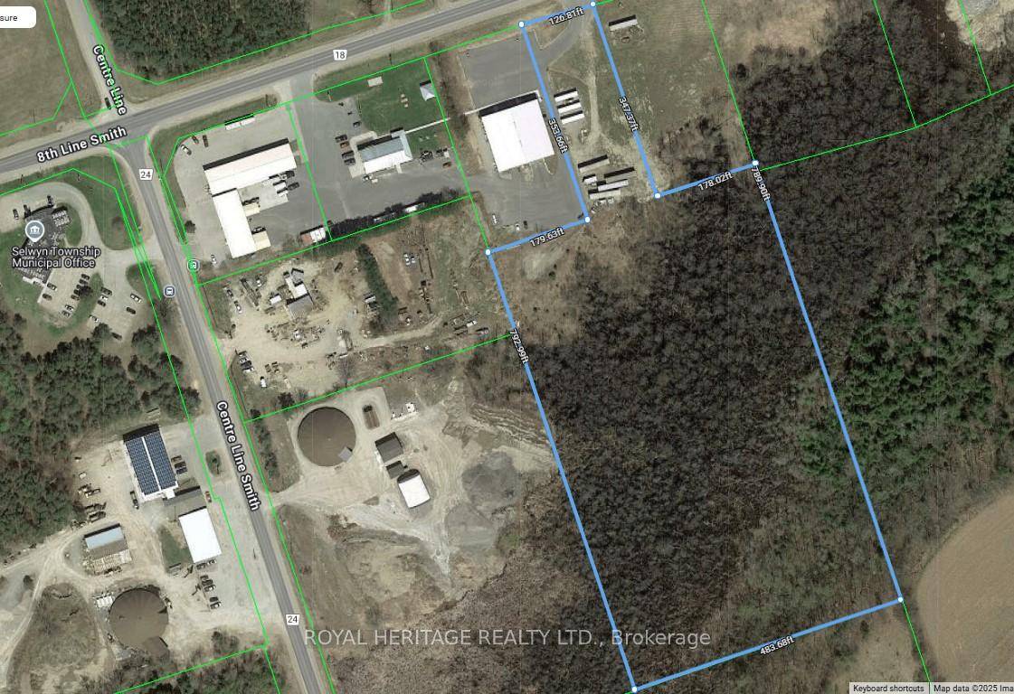 Ideally located between Bridgenorth and Lakefield, and 5 minutes north of Peterborough, this 9.
