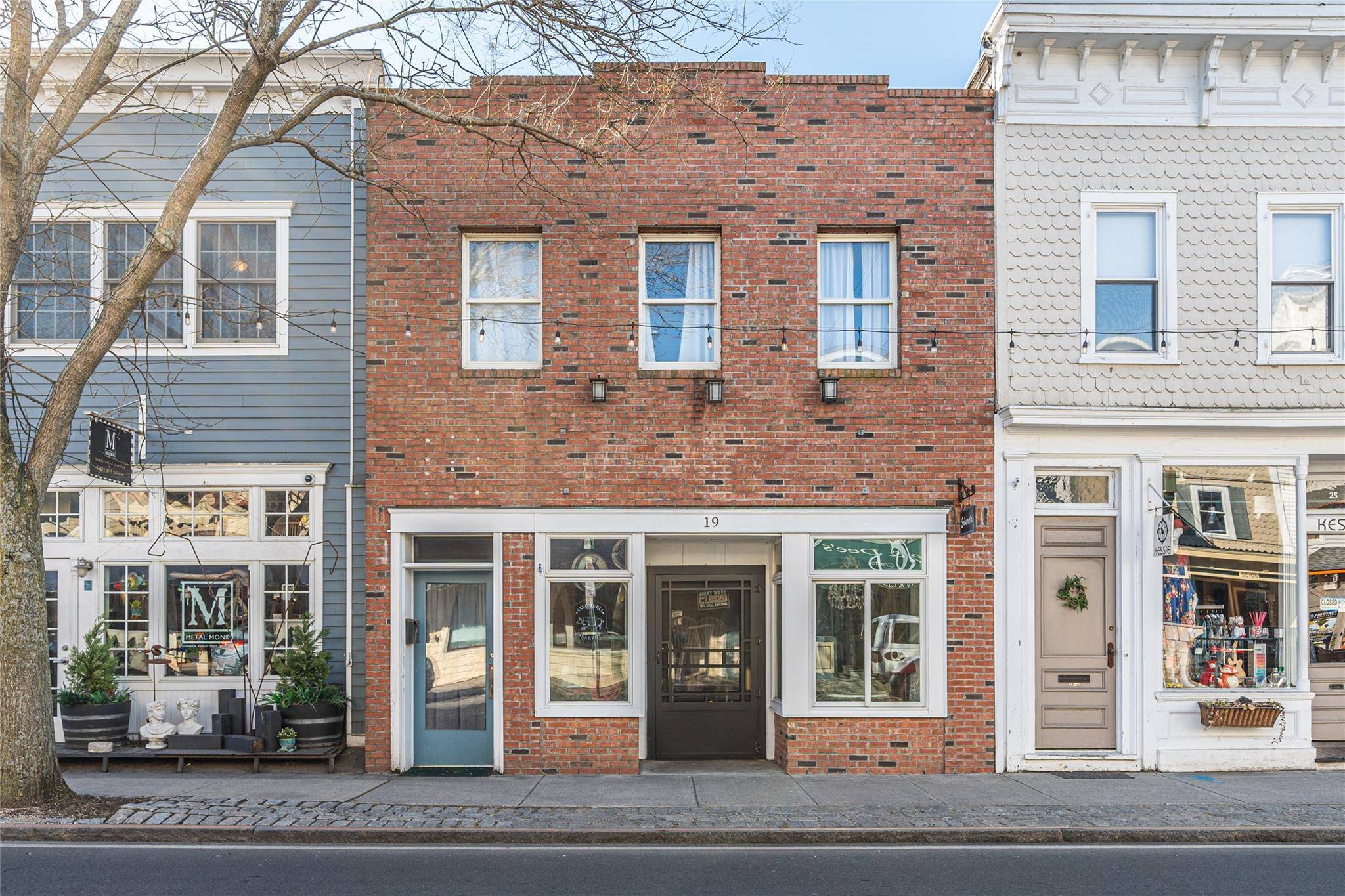 Well maintained, beautiful, spacious storefront in the heart of Greenport.