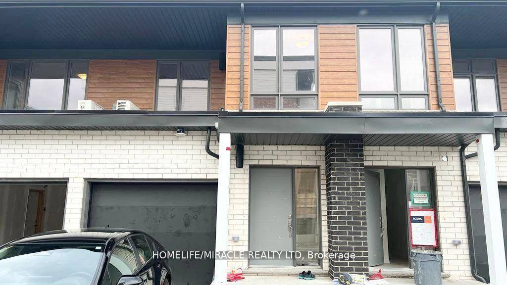Welcome to this modern 2 storey townhome in the heart of Cambridge, offering the perfect blend of style, comfort, and convenience.