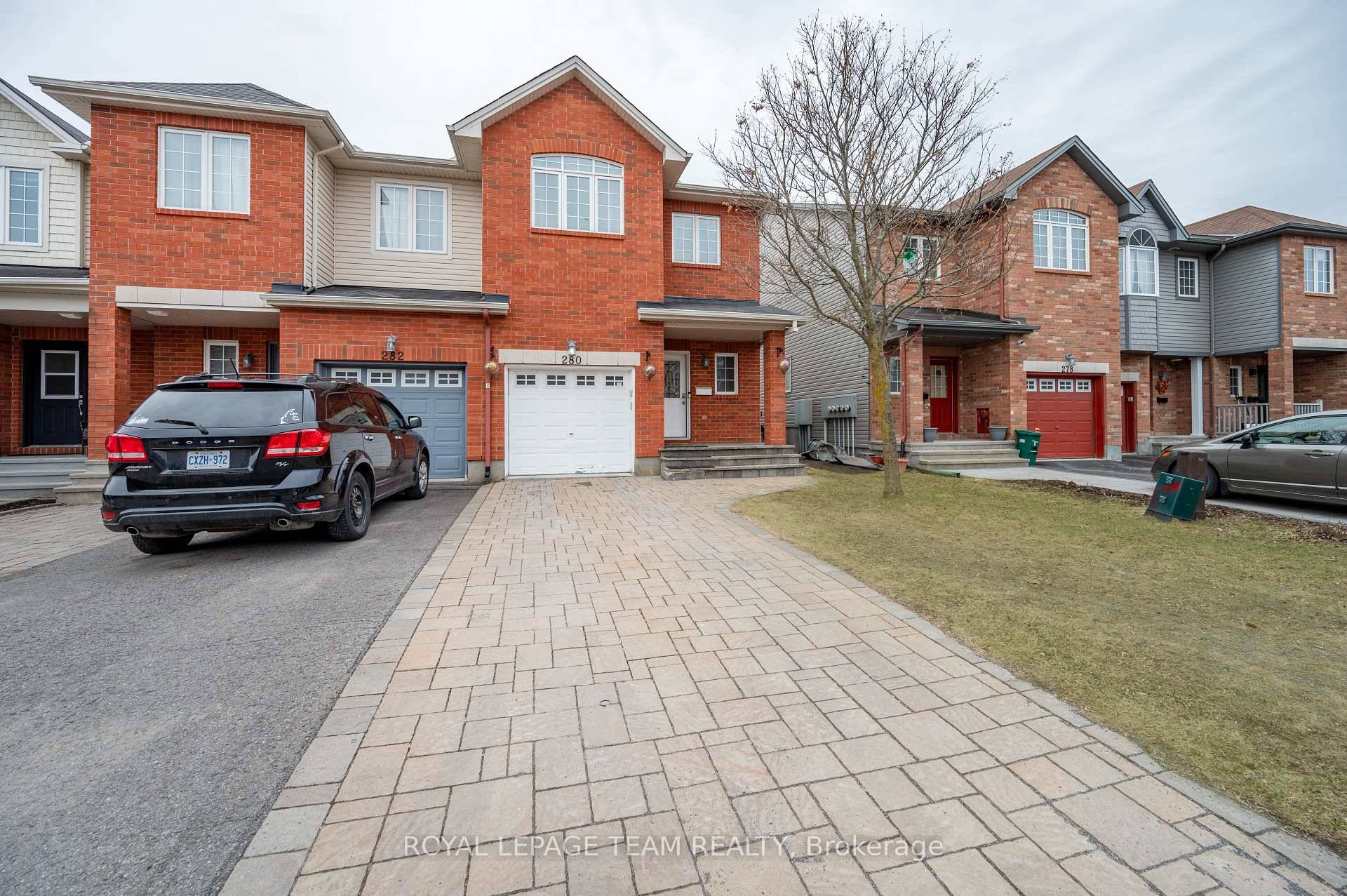 Bright amp ; Spacious End Unit Townhome in Sought After Hunt Club Park No Rear Neighbours !
