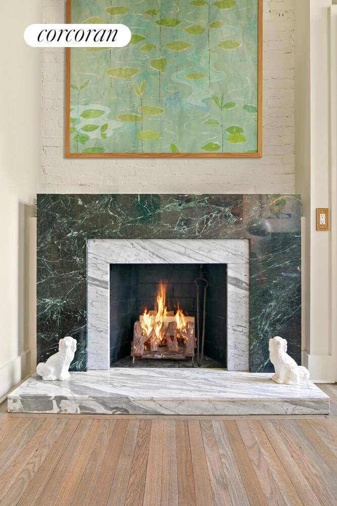 A rare Greenwich Village gem, this turn key studio blends Pre War character with modern design on the Gold Coast's most charming block.