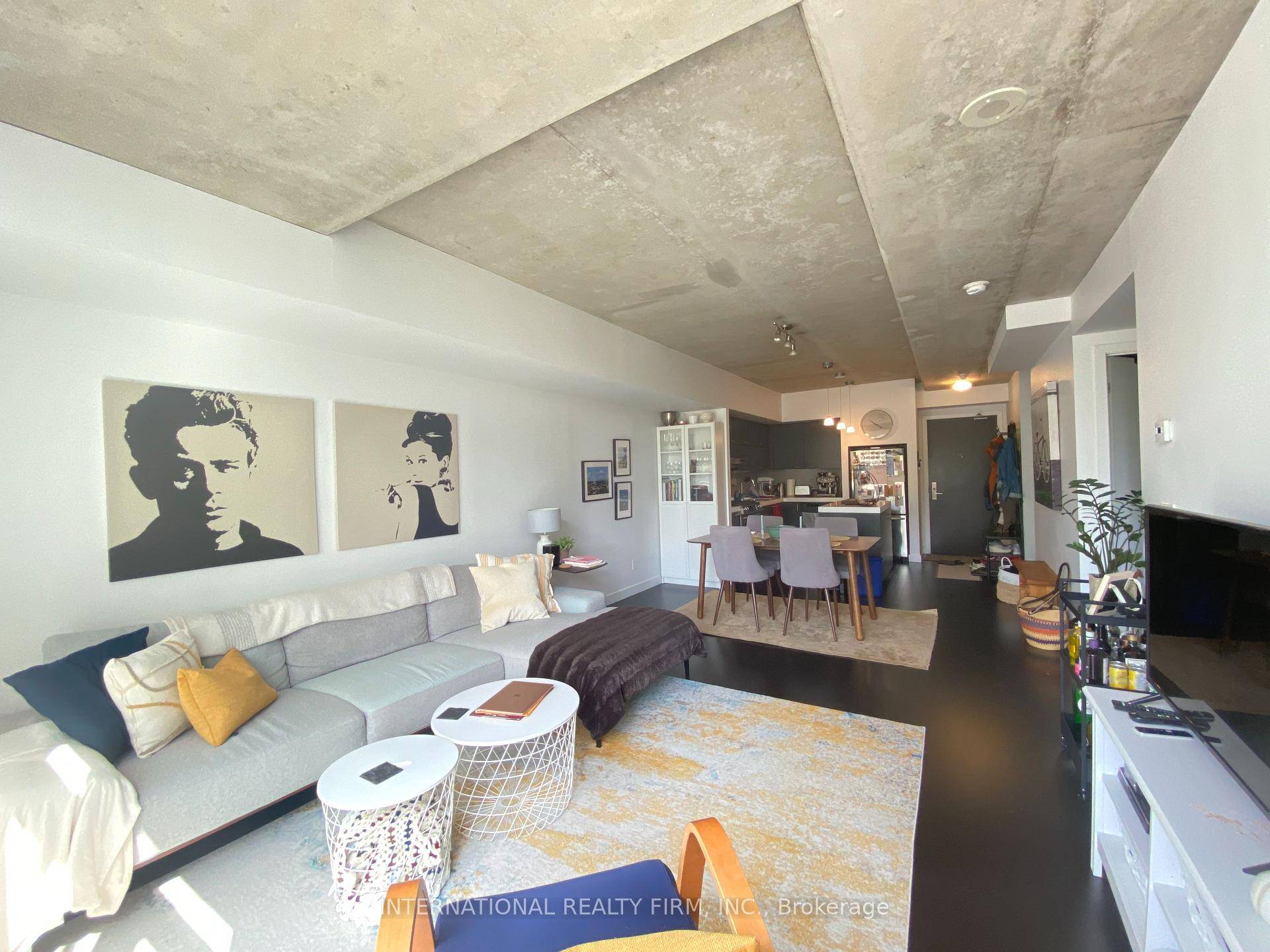 Heart Of King West 55 Stewart Residence connected to One Hotel Toronto formerly Thompson Hotel Spacious 2 Bdrms, lt ; 900Sf W Parking amp ; Locker, Open concept living dining ...