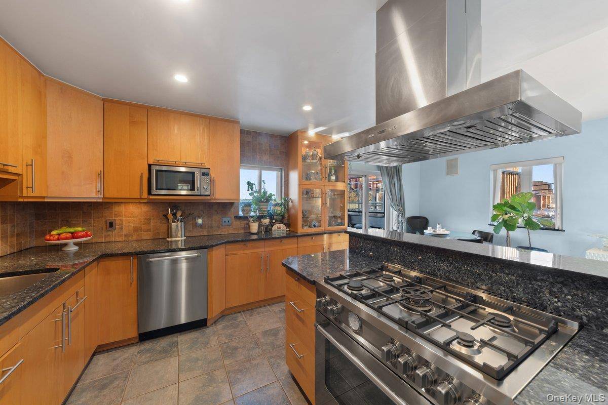 Have you been looking for that home that offers comfort amp ; convenience ?