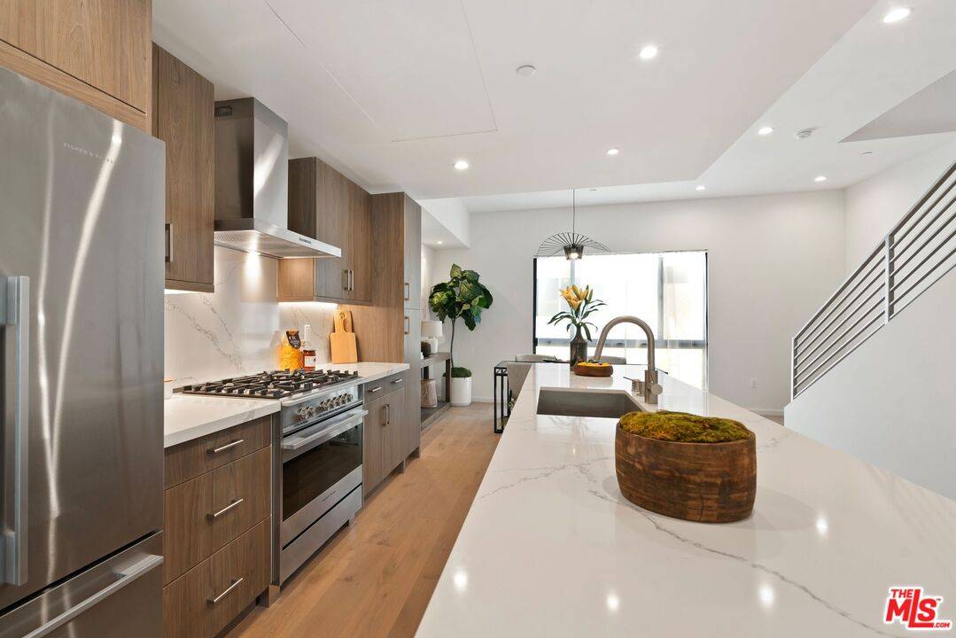 3803  S Verona Ct 4BR Marina Del Rey La