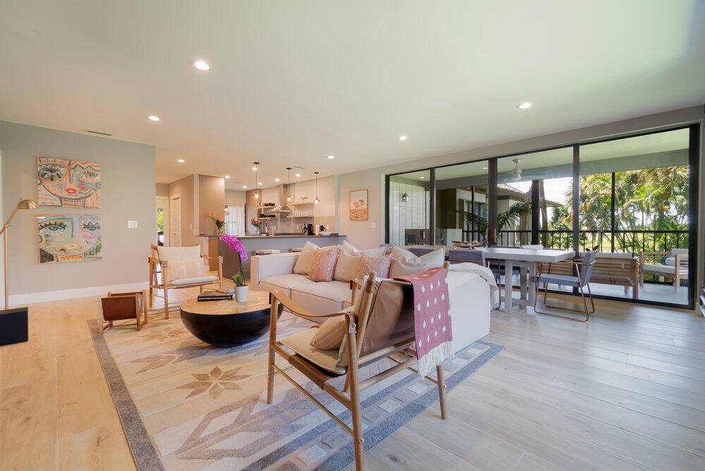 Recently renovated to perfection, this sensational property situated in the esteemed Palm Beach Polo Club offers a truly remarkable living experience.