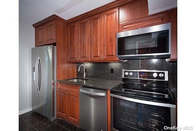 Get 10 1 thru 10 31 23 FREE w 24 Month Lease And Rent Special Of 1BR 100, 2BR 150, 3BR 200 OFF Mthly Rent first 12 Months.