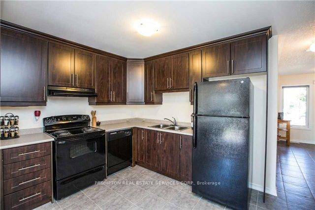 Please book showing with your Realtor Agent, Listing Agent Represents Landlord Only Brand New Flooring Just Installed amp ; Freshly Painted, Professionally Cleaned !