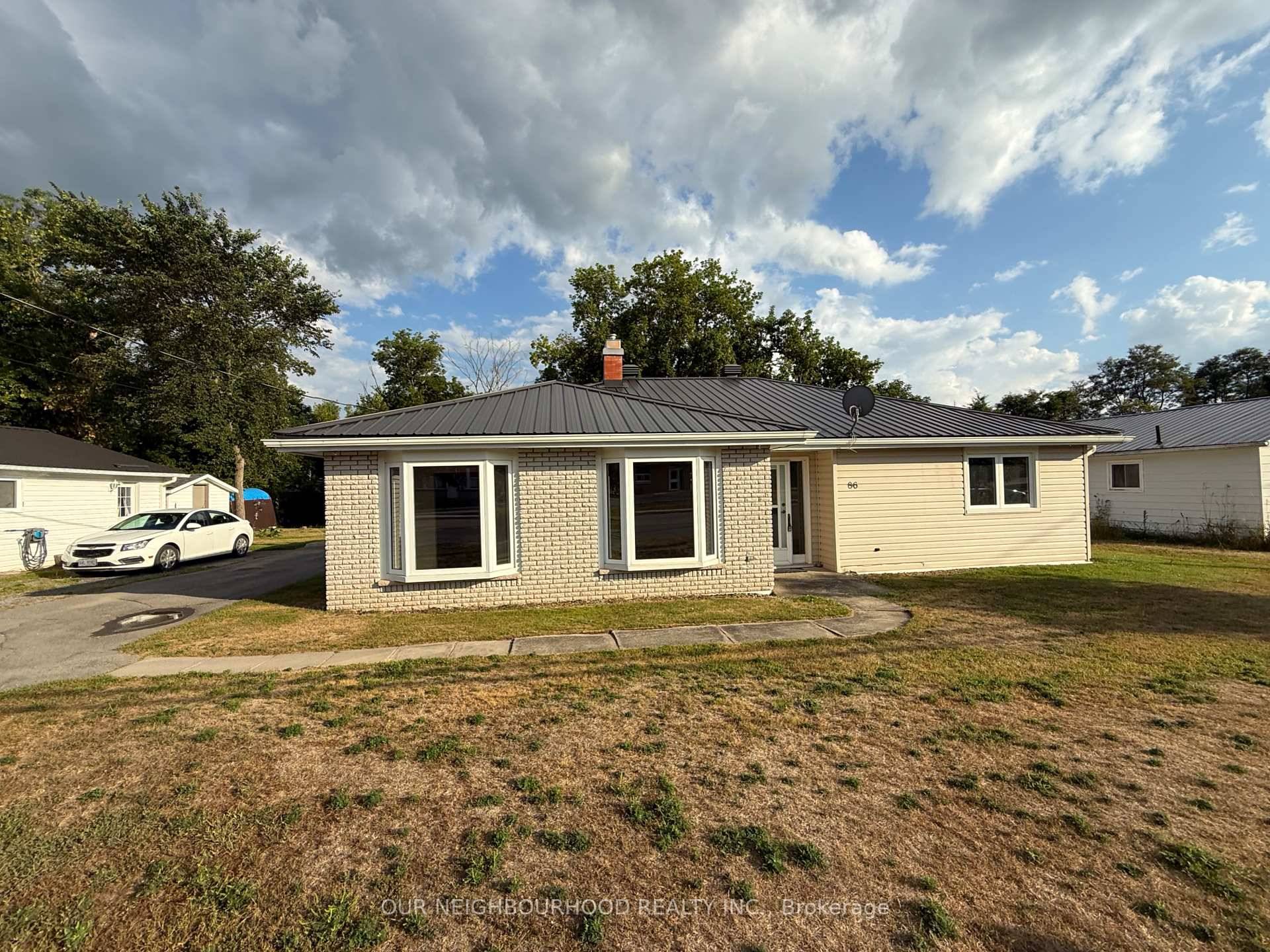 Move In Ready Bungalow in the Heart of Marmora !