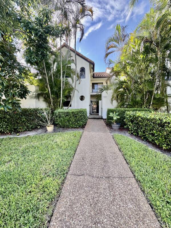 Stunning Seasonal Golf Front Modern Condo 2 Bed 2 Bath Fully Renovated and FurnishedExperience luxury living with breathtaking golf course views in this beautifully renovated 2 bedroom, 2 bath modern ...