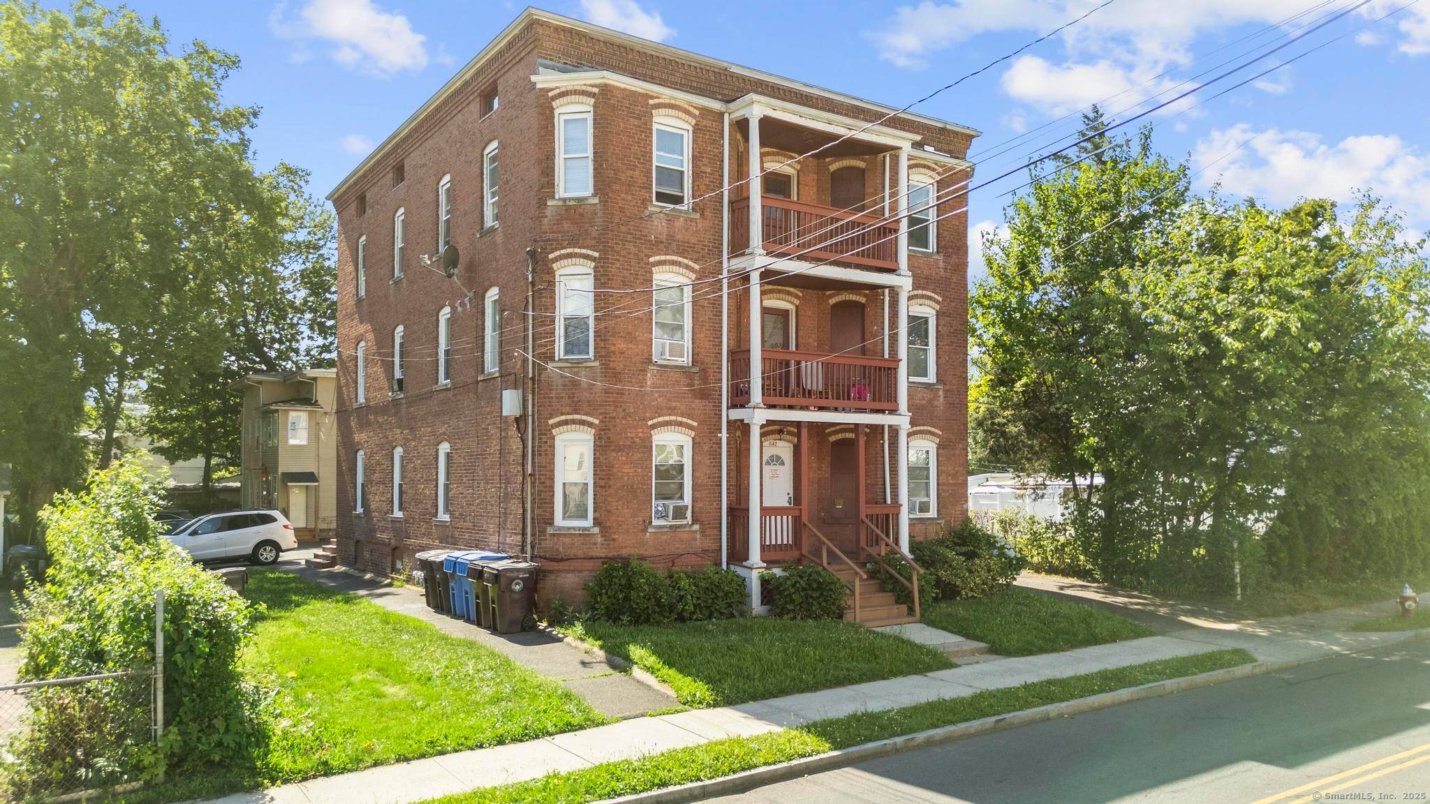 Fantastic investment opportunity in Little Poland neighborhood with value add potential !