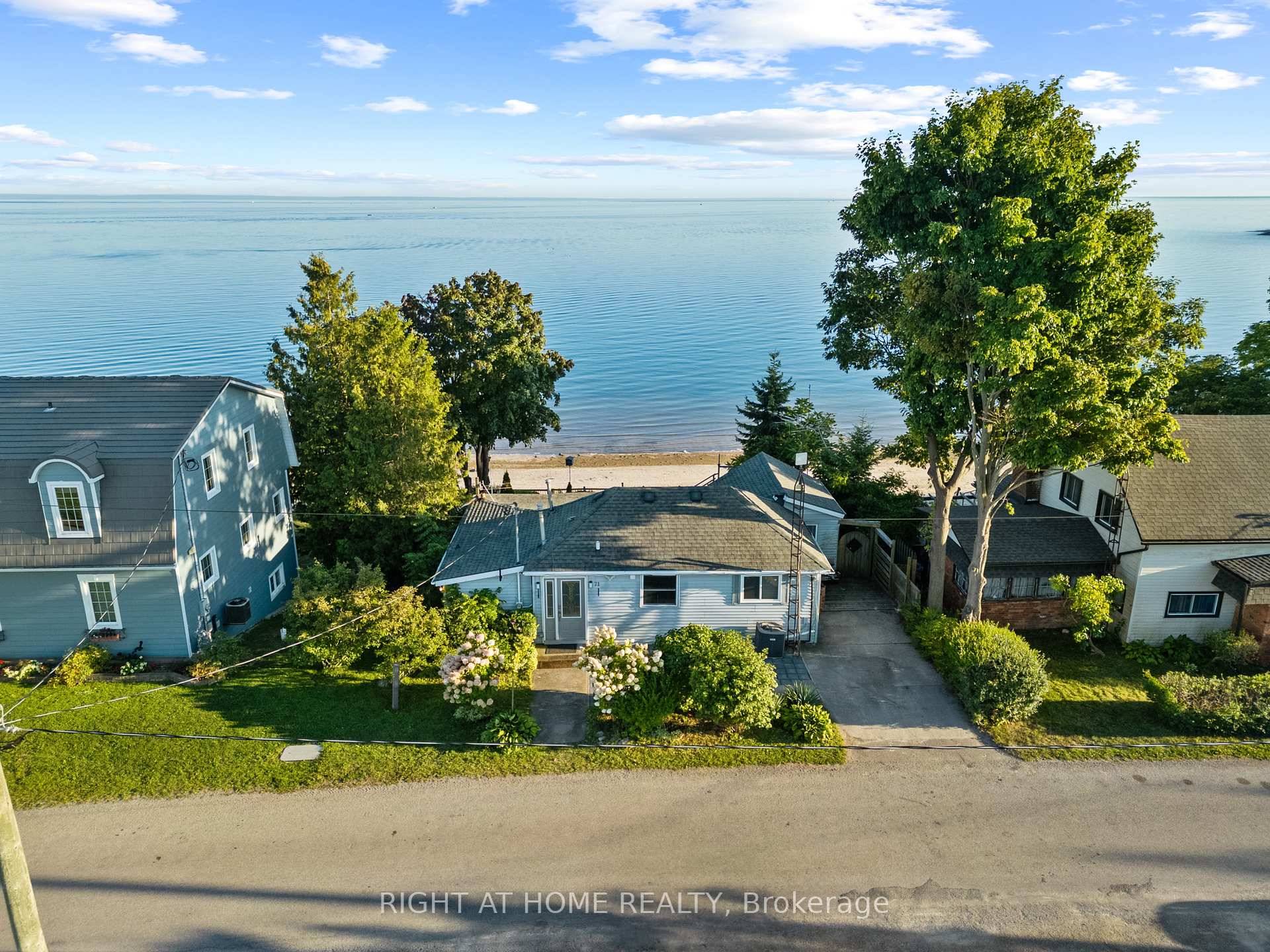 Escape to your dream waterfront retreat !